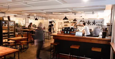 Kaffa Roastery kahvilan sisatilat Punavuoressa