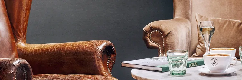 Robert's Coffee Jugend, kahvila historiallisessa jugend-rakennuksessa