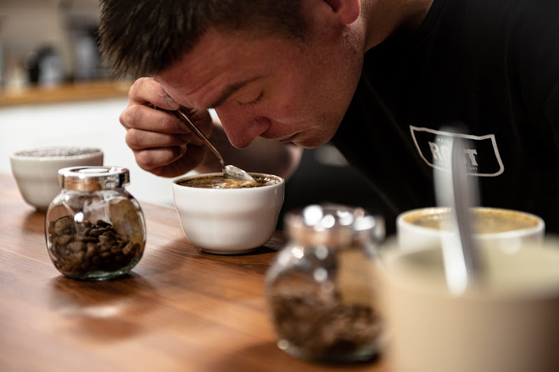 ROST Kahvipaahtimo — pienpaahtimo Lauttasaaressa